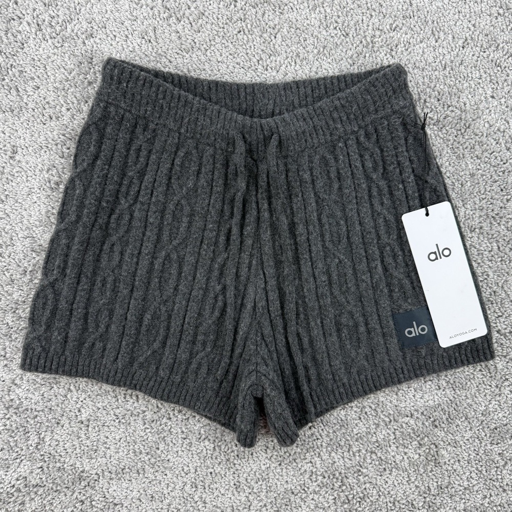 Alo Yoga Cable Knit Winter Bliss Short NWT Women XS Dark Heather Grey Athleisure